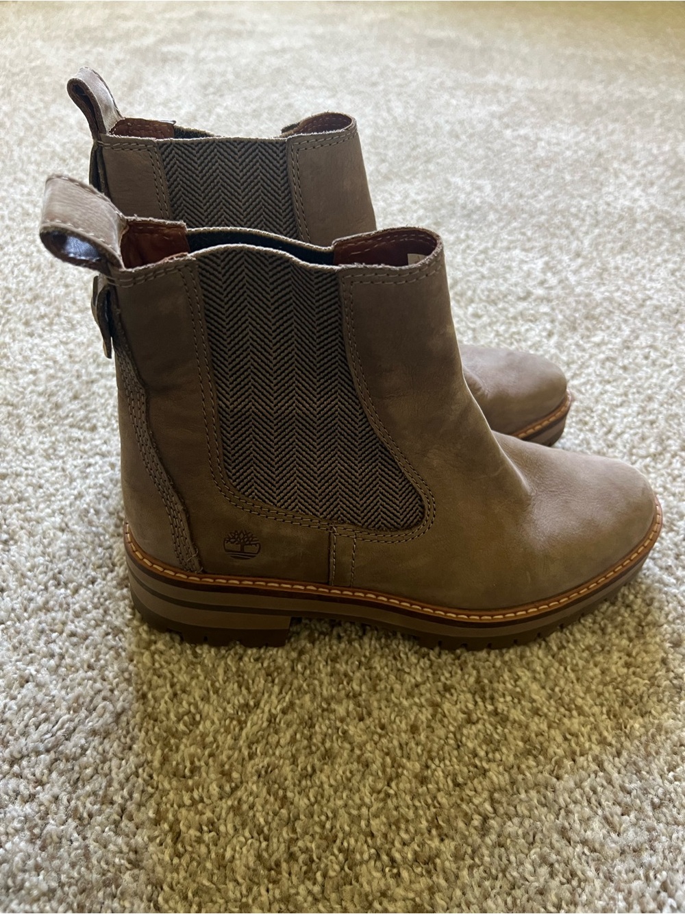 Timberland Women's Taupe Leather Chelsea Lug Boots - Picture 5 of 5